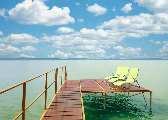 Hanna By Interhome בלטונללה