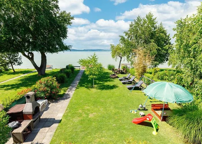 Hanna By Interhome בלטונללה