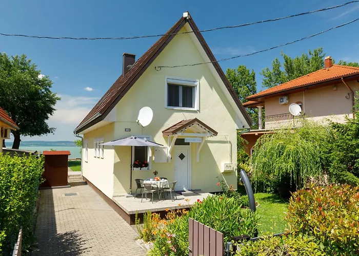 Hanna By Interhome * בלטונללה